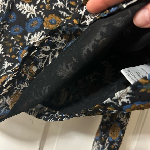 Joie Swiss Dot Dark Floral Print Ruffled Split Tie Neck Blouse Lined Size Small - Picture 9 of 12